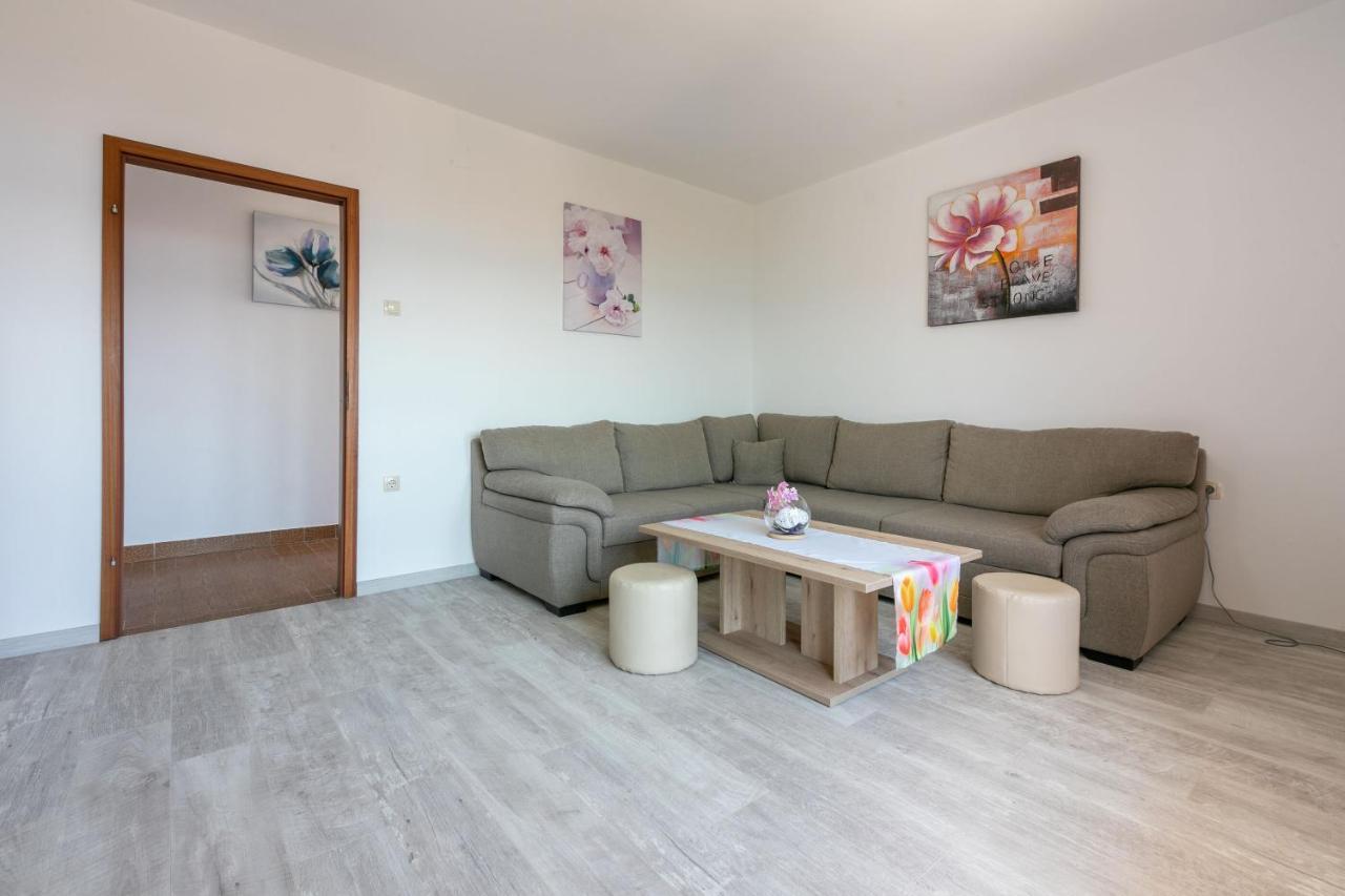 Apartments Melita Dramalj Extérieur photo