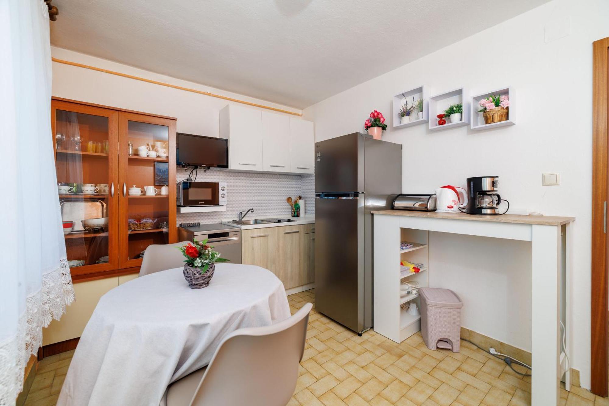 Apartments Melita Dramalj Extérieur photo