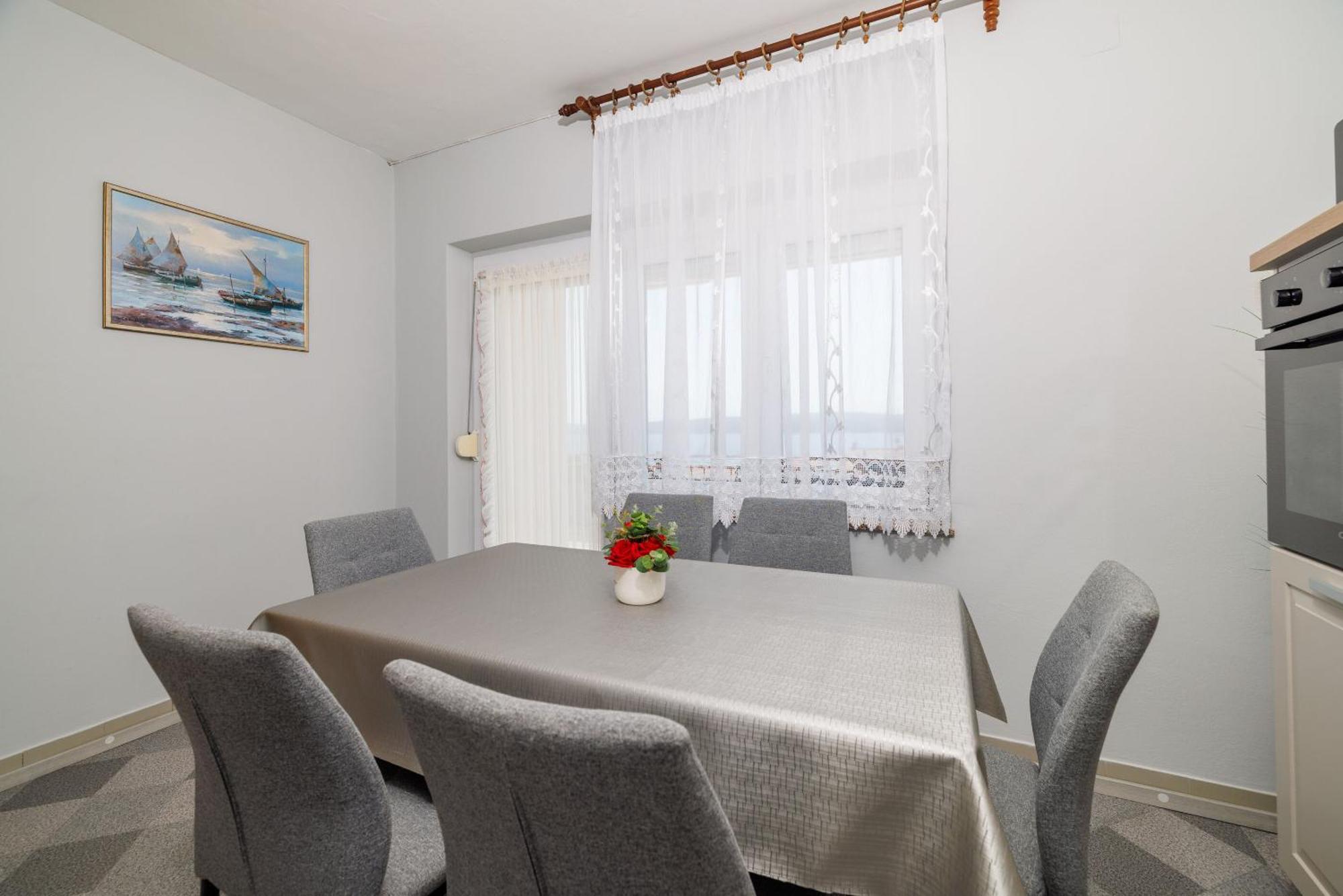 Apartments Melita Dramalj Extérieur photo